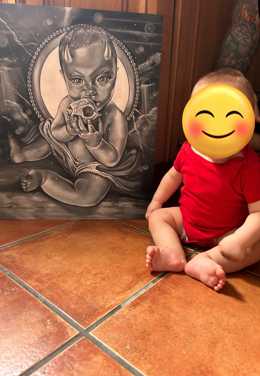 AsseneWayIero's tweet photo. Dibujo de mi bebé en plan diablito porque me hace mucha gracia la cara que pone cuando se enfada 
Es más o menos a escala xD 
Pintura acrílica 
(Sé que es irónico taparle la cara al nene pero al final es un dibujo) https://t.co/dxVW8Vyu5P