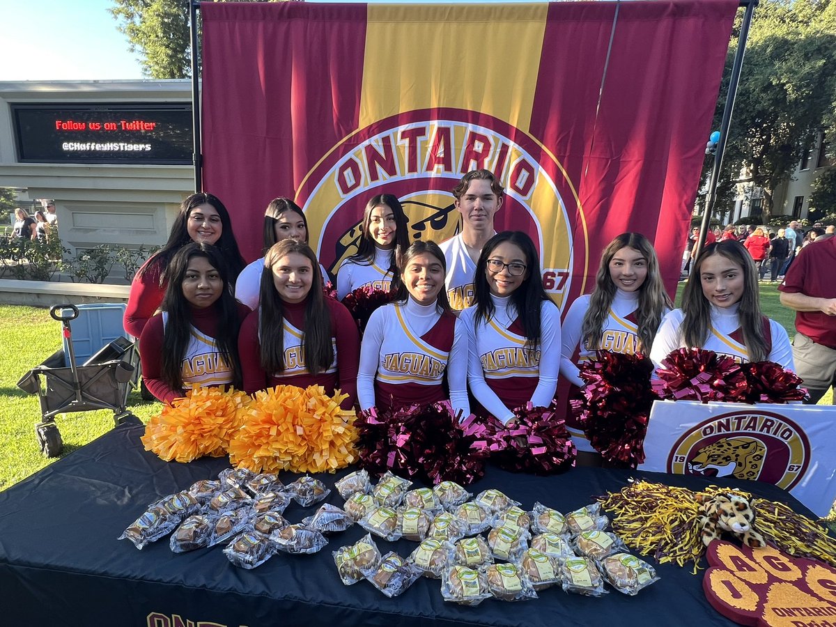 OntarioHS's tweet photo. Thank you to all our groups for making the first day of school the best anywhere!! #ohslinkcrew #ohsentertainmentcorp #ohsasb #ohscheer 🐆🐆 Let’s Go Jags!! https://t.co/4zSPNxVR7f