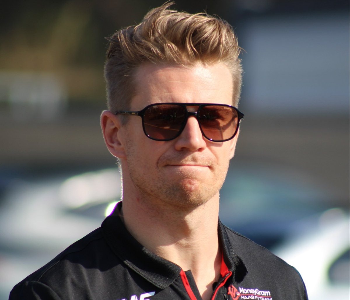 Christo62726537's tweet photo. @HaasF1Team This one! I prefer my photos 😉 https://t.co/x4ZE3yzQYB