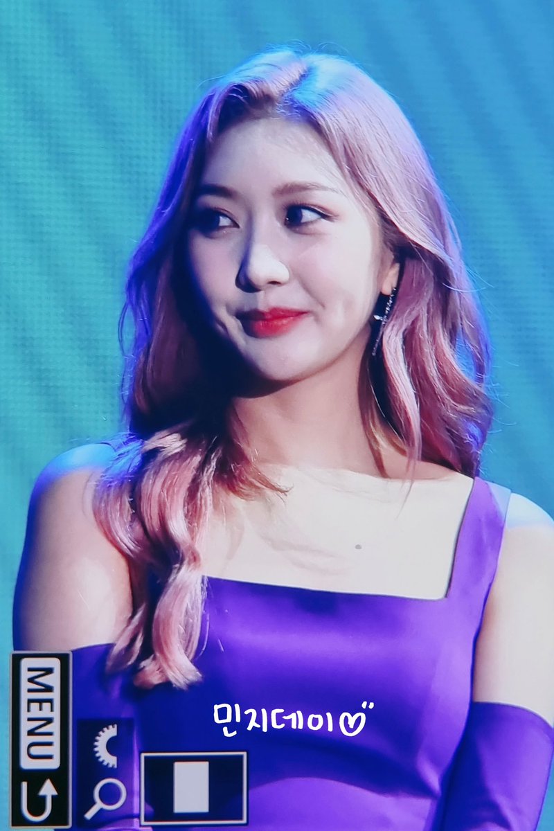 230810 하트드림 어워즈

#민지 #MINJI 
#시크릿넘버 #SECRET_NUMBER