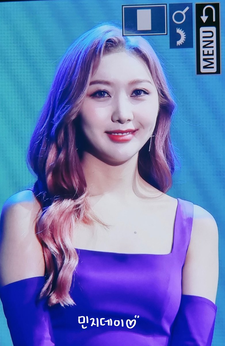 minjiday_331's tweet photo. 230810 하트드림 어워즈

#민지 #MINJI 
#시크릿넘버 #SECRET_NUMBER https://t.co/anKAVBogUl