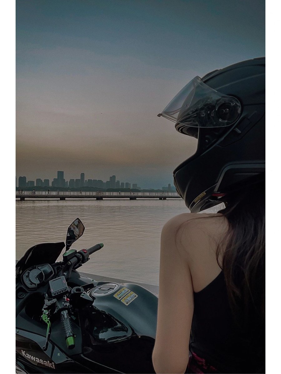 ffkdddkd's tweet photo. Unleash your inner rebel and feel the wind in your hair as you ride a motorcycle like a true badass https://t.co/hZg69KWOLk