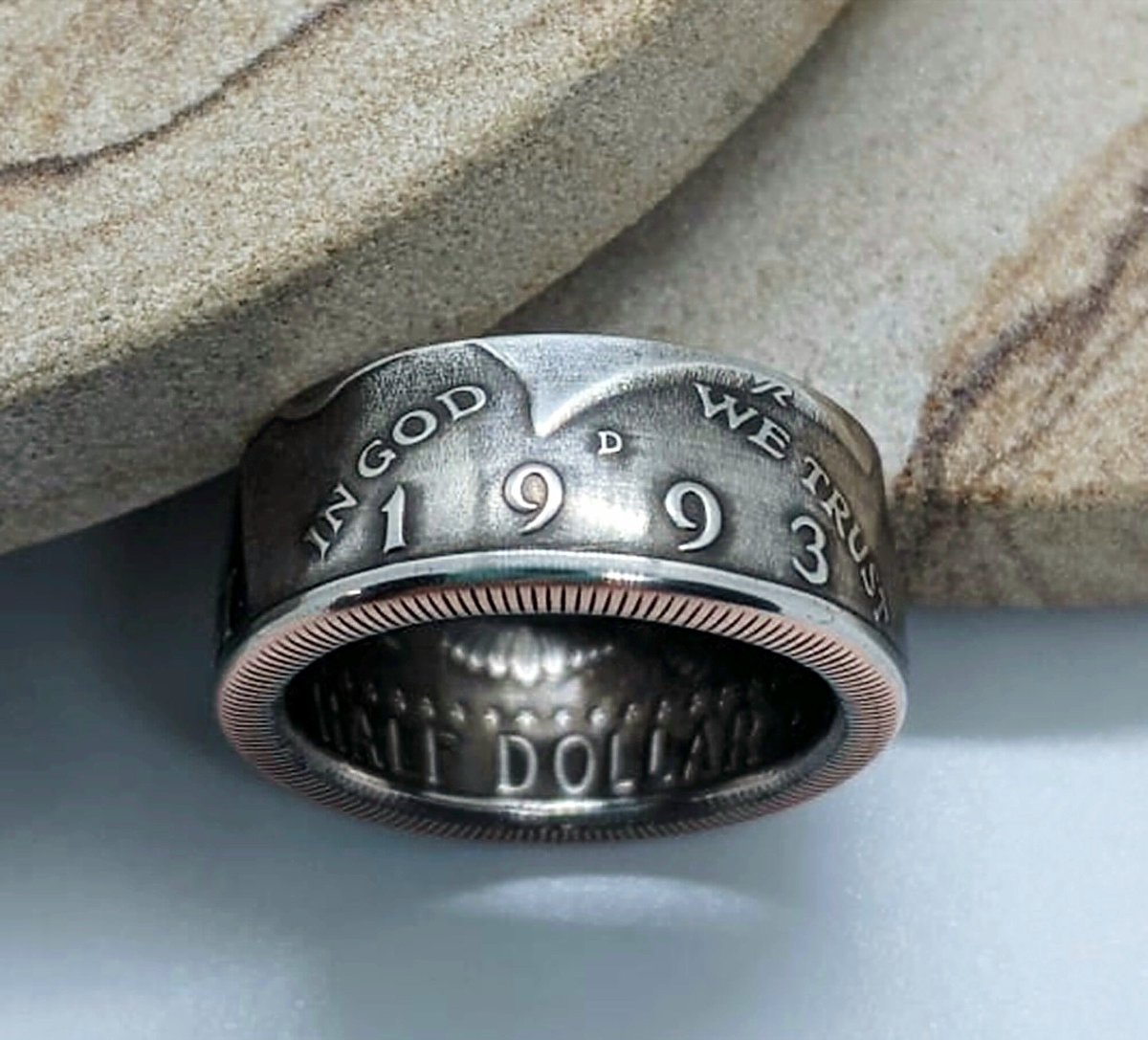 Charlie92560002's tweet photo. 1993 JFK Half Dollar Coin Ring, 30th Birthday, Anniversary Gift https://t.co/MFwb0qjuni #menscoinring
#coinjewelry
#coinring
#coinringusa
#jfk
#mensring
#usacoinring
#personalizedgifts
#giftsforhim
#1993coinring
#30thbirthdaygift
#uniquecoinjewelry
#vintagering https://t.co/3nlq1kJ4Mg