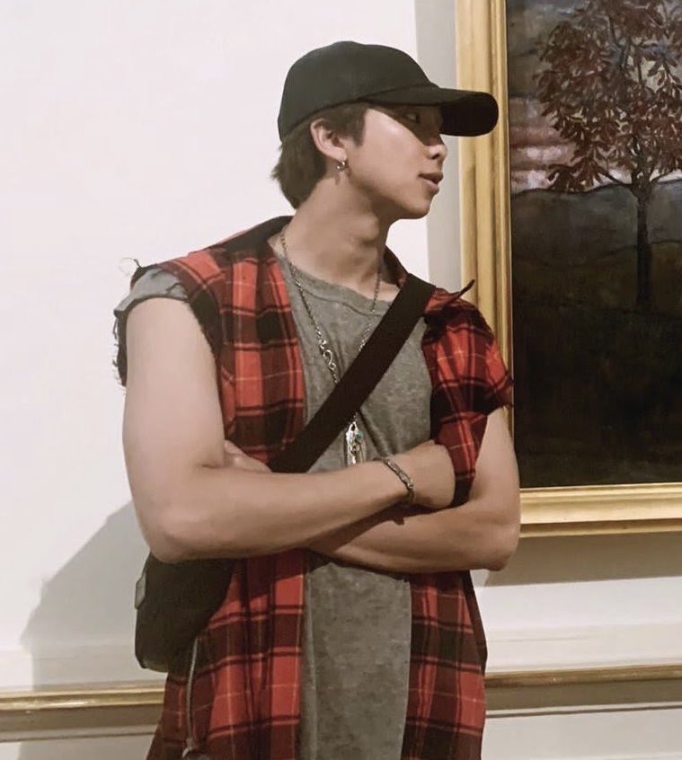 vminkookfairies's tweet photo. boyfriend videos of namjoon — a needed thread: https://t.co/X4HV0uTmQD