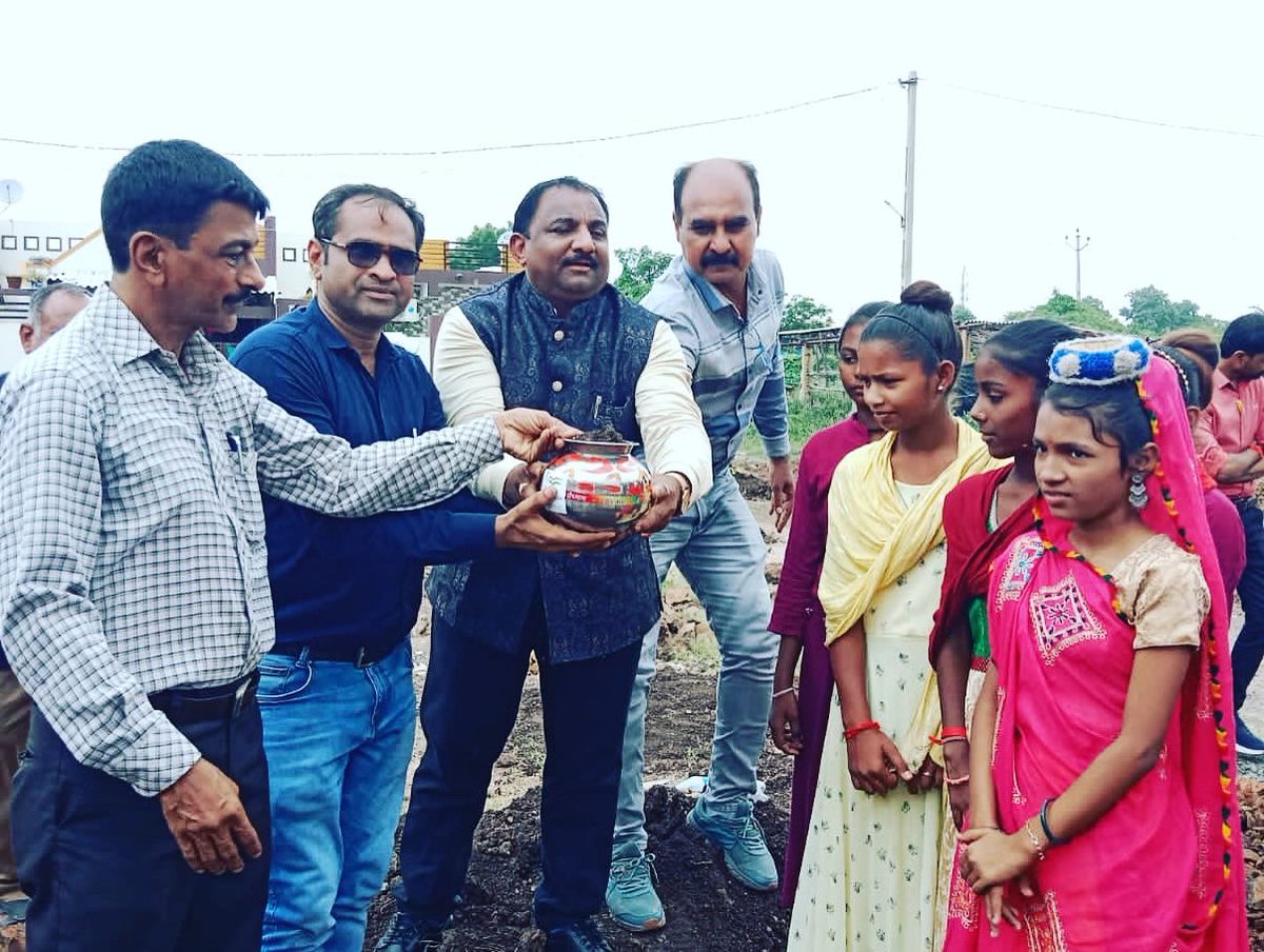 VasdadiyaArvind's tweet photo. “ meri mitti mera desh”( morbi) https://t.co/zn4daflTvq