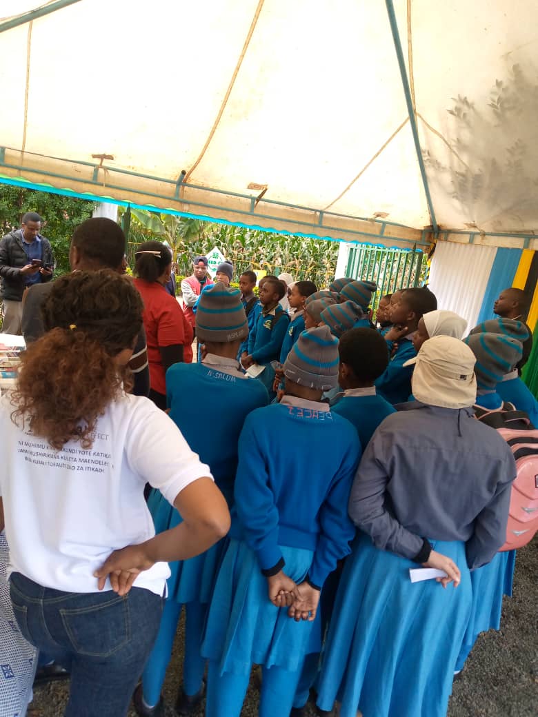 AAwlahurio's tweet photo. Farmers day (Nane Nane day) which was held from the 1st of August till the 8th of August. AWLAHURIO  Arusha provides legal aid and legal education at the Nane Nane grounds. https://t.co/Tla4FqSlx5