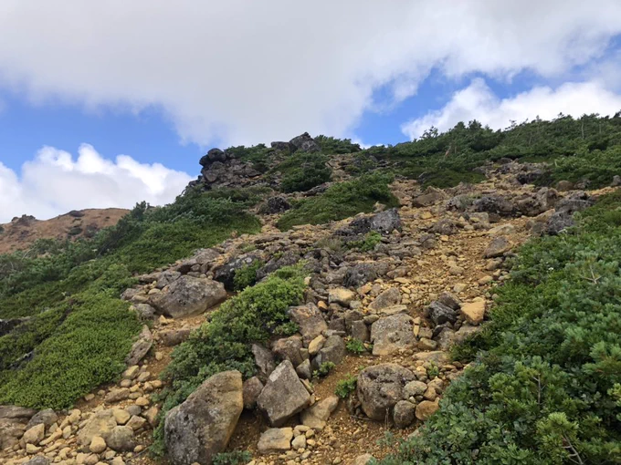 安達太良山すごかった!!!噴火口。駅からだと登山口まで長かった…明日もまた登山する。 
