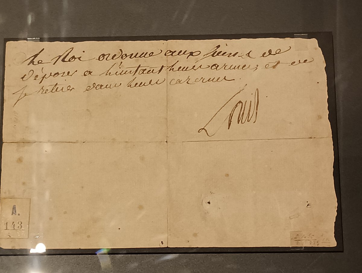 #10aout 1792
Dernier ordre de Louis XVI écrit dans la loge du logographe au manège où siège l'Assemblée nationale législative, où ce dernier s'est réfugié avec sa famille vers 11h.
#Paris #histoire #histoiredefrance #Revolution