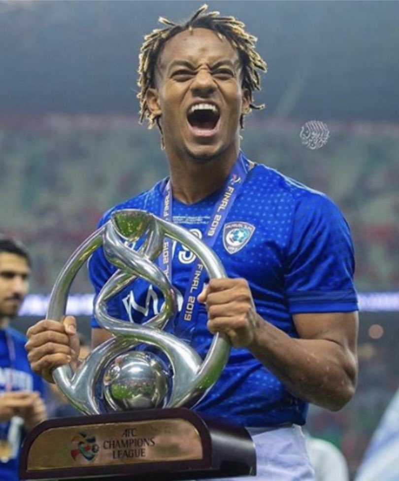 SamiAlharirii's tweet photo. لن ننسى الرأسية التاريخية التي جلبت للهلال دوري أبطال آسيا 2019 م بعد الله سبحانه ..
هدف كاريو في ملعب الجامعة في ذهاب دوري الأبطال سيبقى في ذاكرة كل هلالي
ومن أجمل اللحظات في تاريخ وصيف العالم .. 
أيام جميلة عاشها كل مُحب هلالي مع هذا النجم التاريخي العملاق .. 
سيبقى في ذاكرة العقل والوجدان ..
كم أتمنى يُقام له حفل تكريم مُصغر فمن يُخلص للهلال يستحق التقدير ..
شكرًا مليون مره .. ولا توفيك 👌🌹