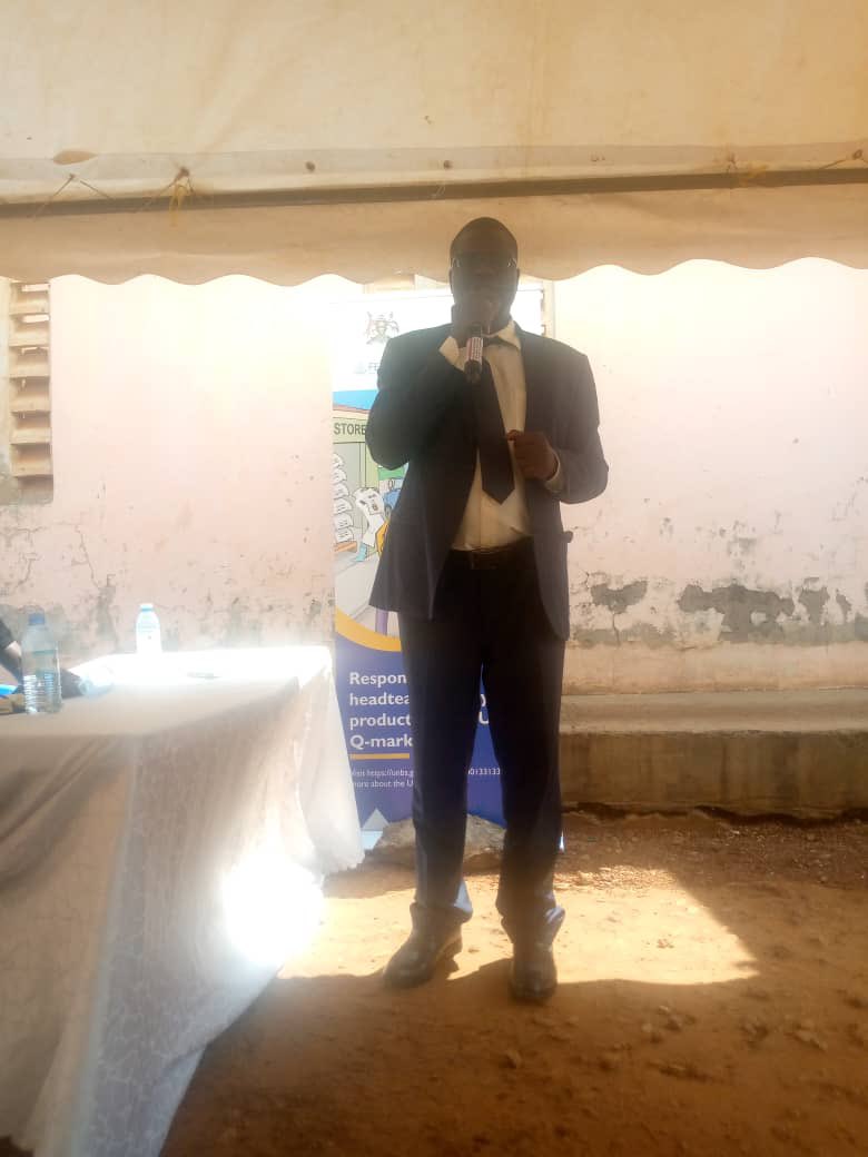 Prem4991Seeds's tweet photo. 🎉 Honored to have Mayor of Gulu join us at the ongoing UNBS training program! His presence adds a special touch to our learning experience. Together, we're committed to fostering growth and knowledge in our community. 🏛️📚 #UNBSTraining #CommunityLeadership https://t.co/2sOu8jKEQq