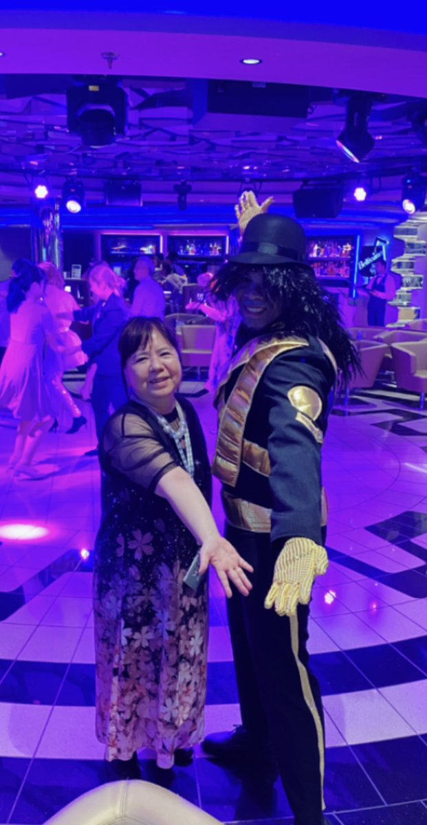 10pico's tweet photo. 7月20日から、🚢MSCベリッシマに乗って台湾と沖縄に行ってきました😃
21日フォーマルナイト🚢
ディナーで🦞ロブスターがでました😃
ロックショーを見て、船長さん登場🚢
マイケルwww楽しかったです。
毎日がお祭りみたい💕
#クルーズ安く乗れます
#豪華客船
#クルーズプランナー
#MSCベリッシマ https://t.co/WPiwJ1j0dW