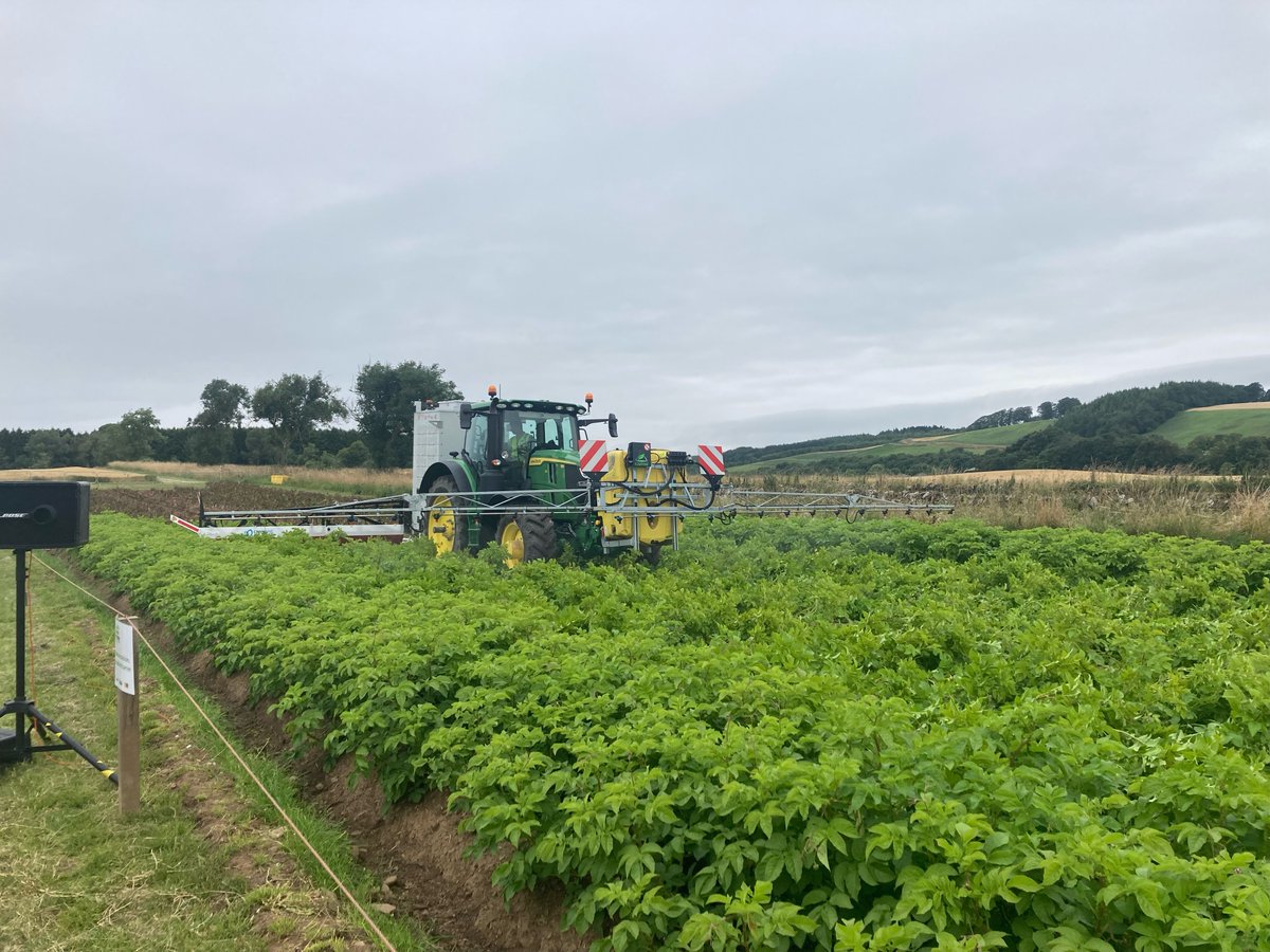 Bayer4CropsUK's tweet photo. ๐ฅ๐ฑ #TeamBayer is out and about soaking up inspiration and knowledge at #PotatoesinPractice โ a fantastic dayย out!
ย
#PIP23 https://t.co/L4g2LPinZ2