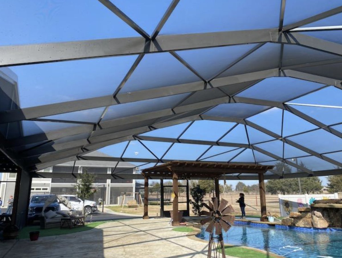 SolarScreensMor's tweet image. Dive into endless summer fun! 🏊‍♀️ Extend your pool season with our solar pool enclosures and enjoy a refreshing swim while keeping pesky bugs and leaves out. #PoolEnclosures #SolarScreens #SolarShades SolarScreensNMore.com