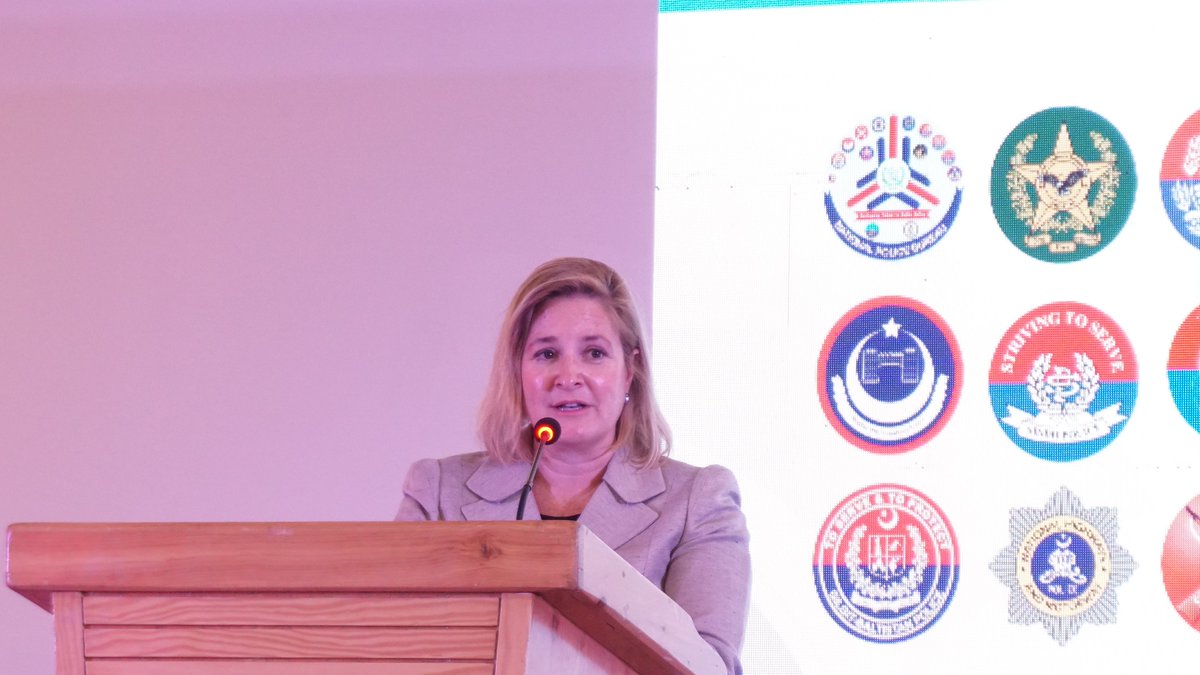 PasbanAwam's tweet photo. The event gained momentum with the keynote speech by Director INL Lori Antolinez, underscoring the significance of the #WomeninPolice Force.
@stateINL @usembislamabad @USIP @otherimrankhan #PASS #WomenInPOlice #NWPC23 https://t.co/g8ZOpmnbx9