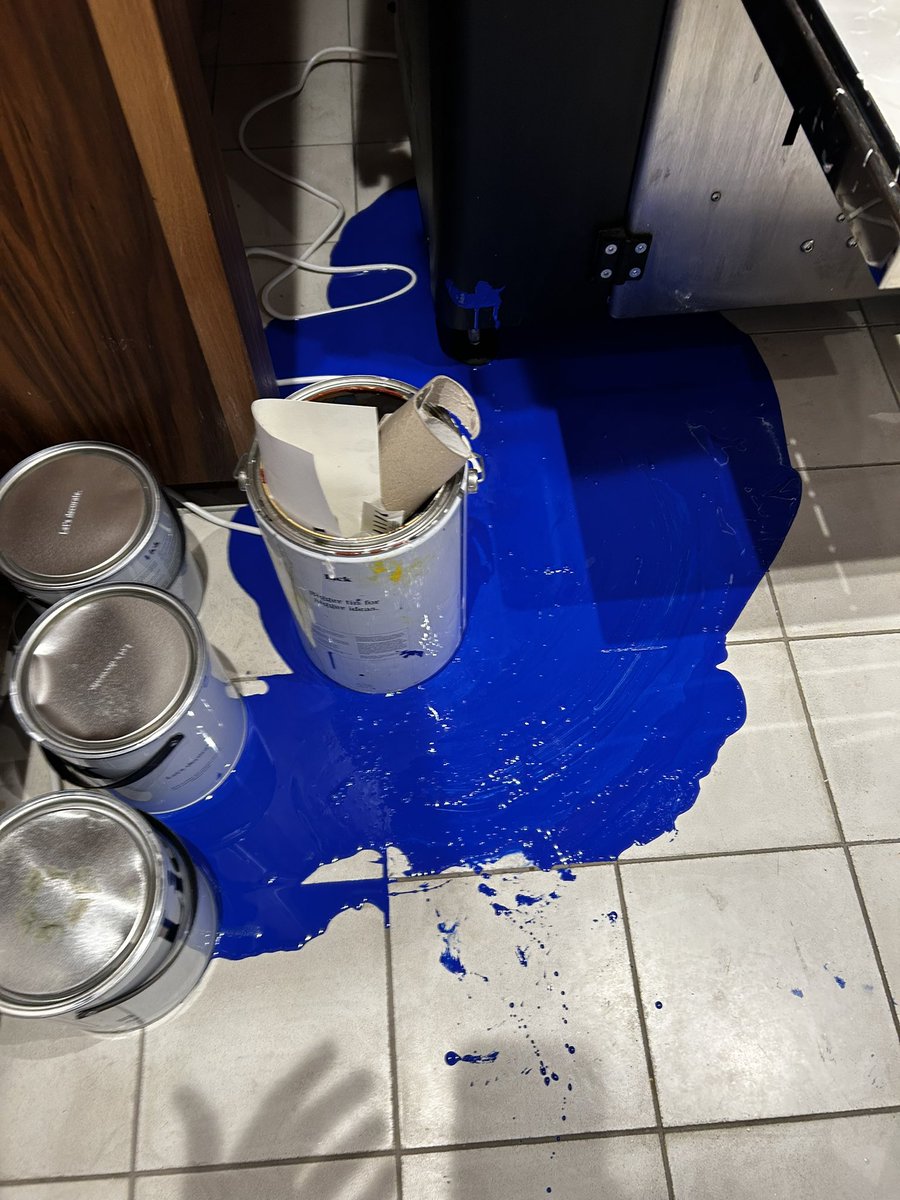 samarrons's tweet photo. Day three working in a paint shop. https://t.co/cUQWVBak08