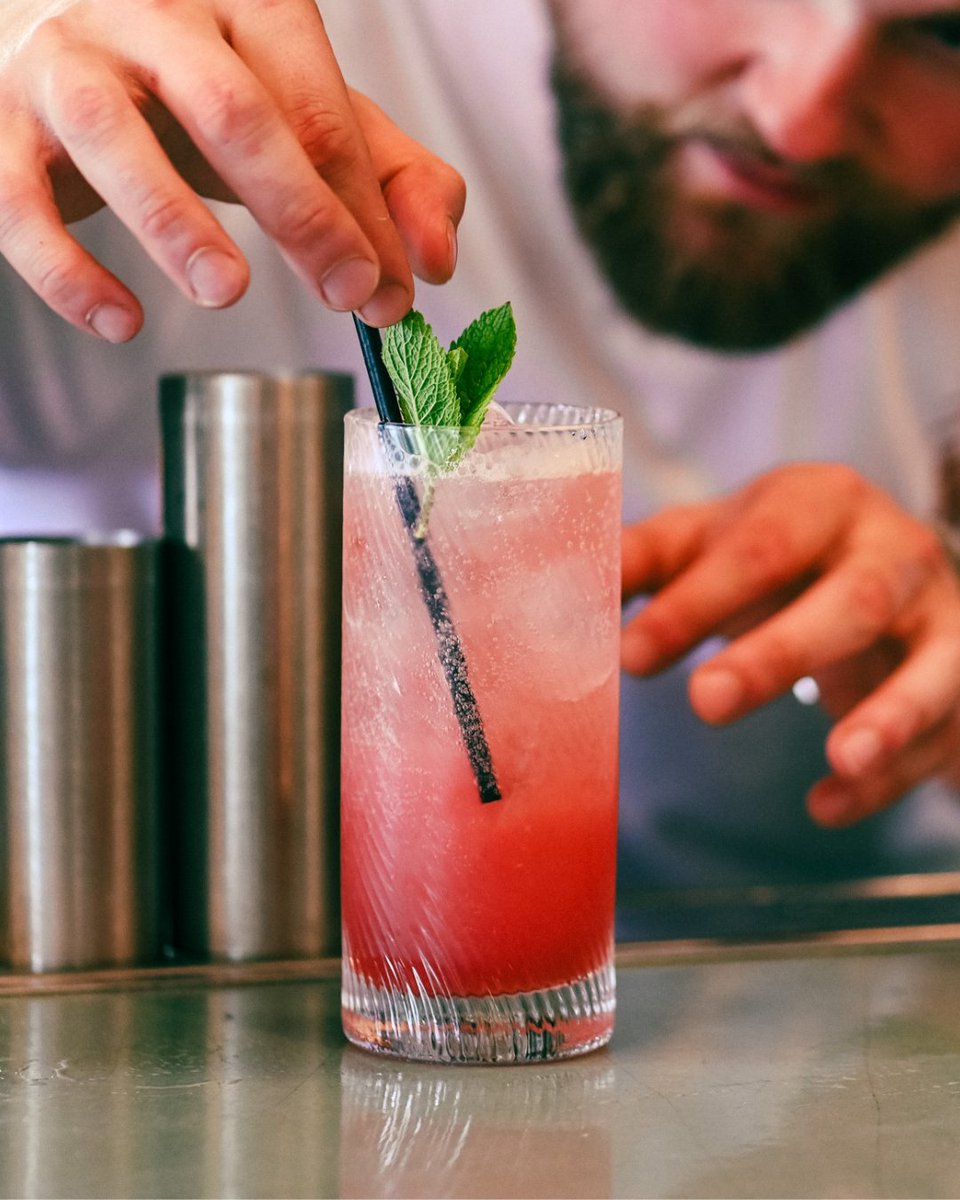 Calling all cocktail lovers! 🍹🍸 Head down to @HubboxSW this weekend; with delicious cocktails, outdoor seating for a chilled-out evening and a delicious menu of small plates and seafood, it’s a summer hot spot! 🌞 Find out more 👉ow.ly/zOiv50Pwp4j