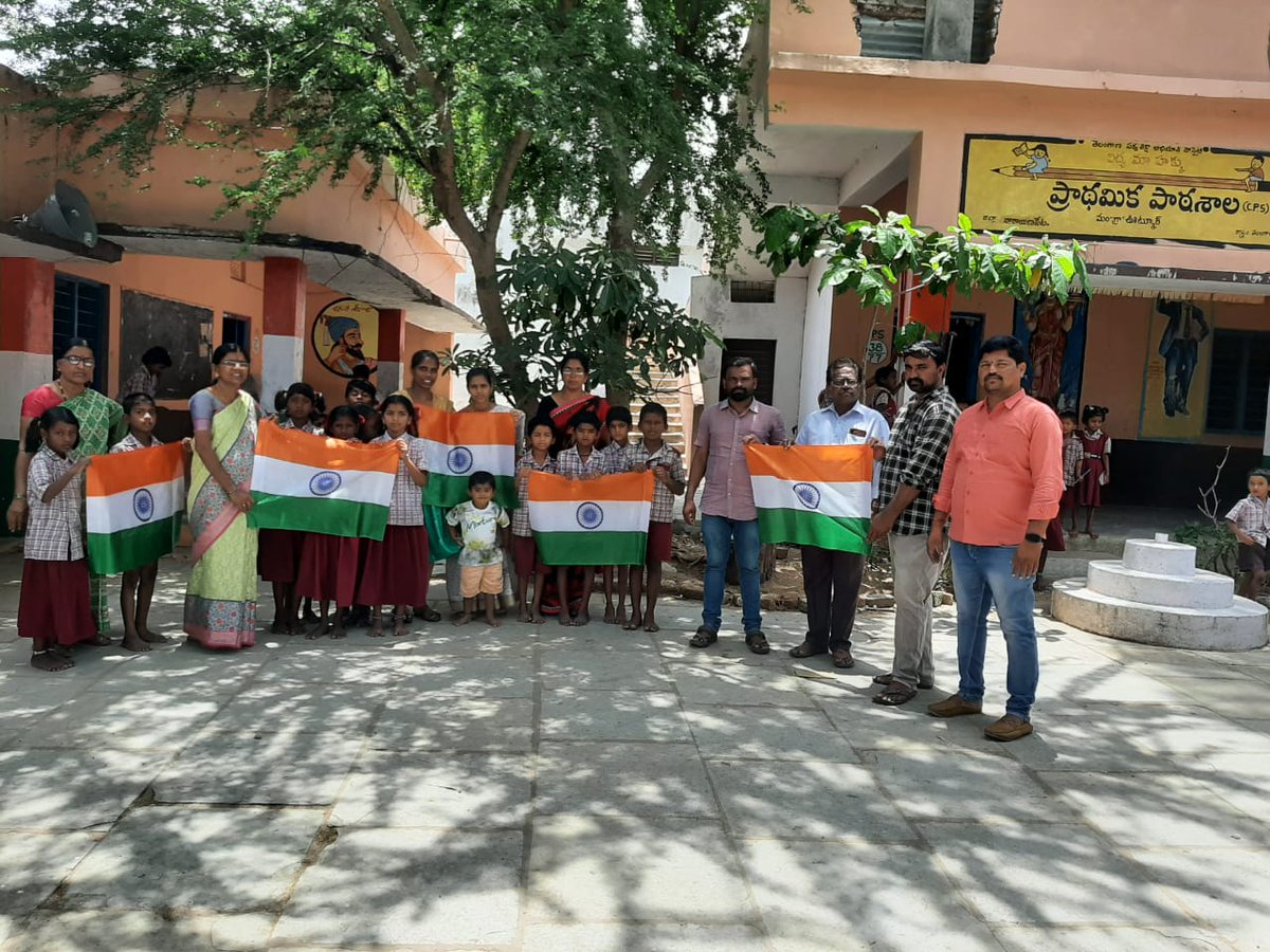 SPMAHBUBNAGAR's tweet photo. #HarGharTiranga 2.0 campaign by Utkur Sub Office team #HarDilTiranga #IndiaPost4Tiranga https://t.co/iPKUSJDcqY