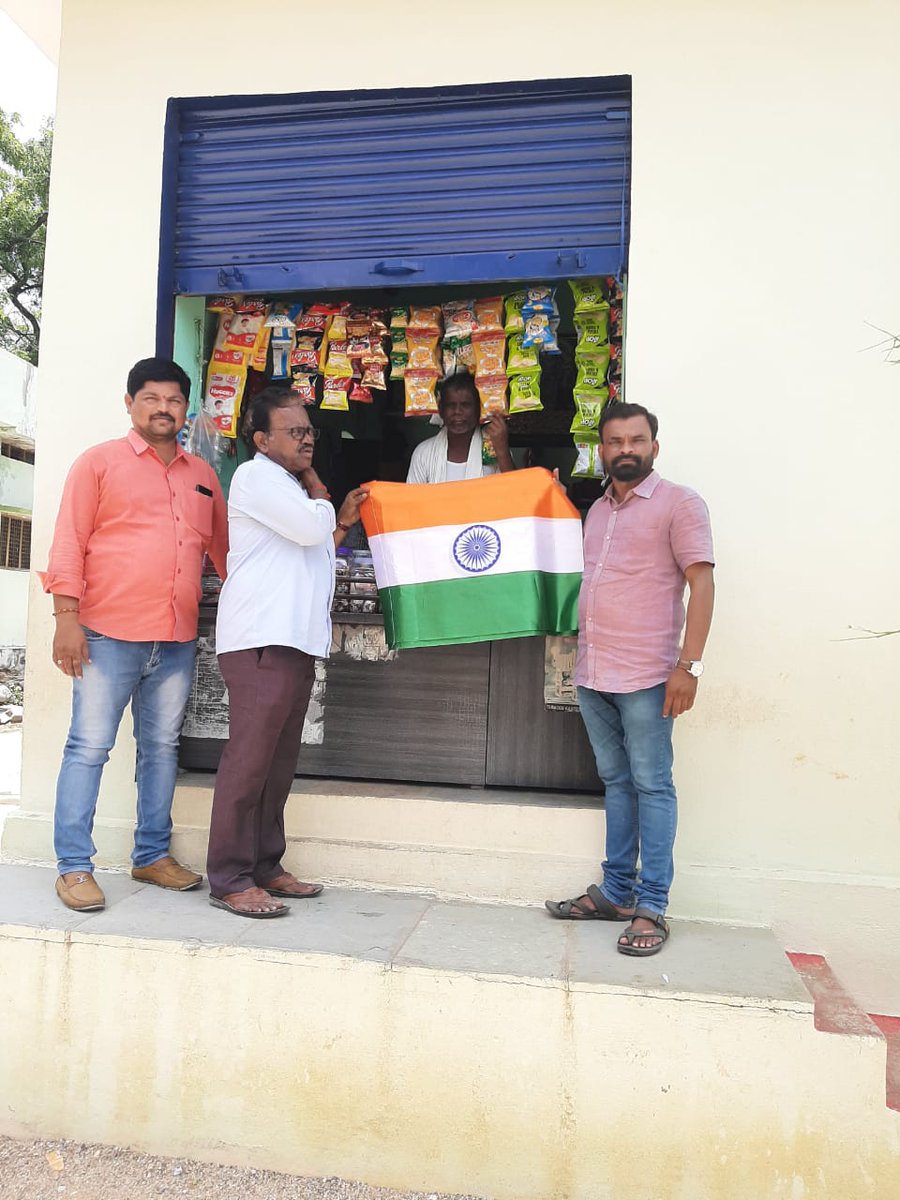SPMAHBUBNAGAR's tweet photo. #HarGharTiranga 2.0 campaign by Utkur Sub Office team #HarDilTiranga #IndiaPost4Tiranga https://t.co/iPKUSJDcqY