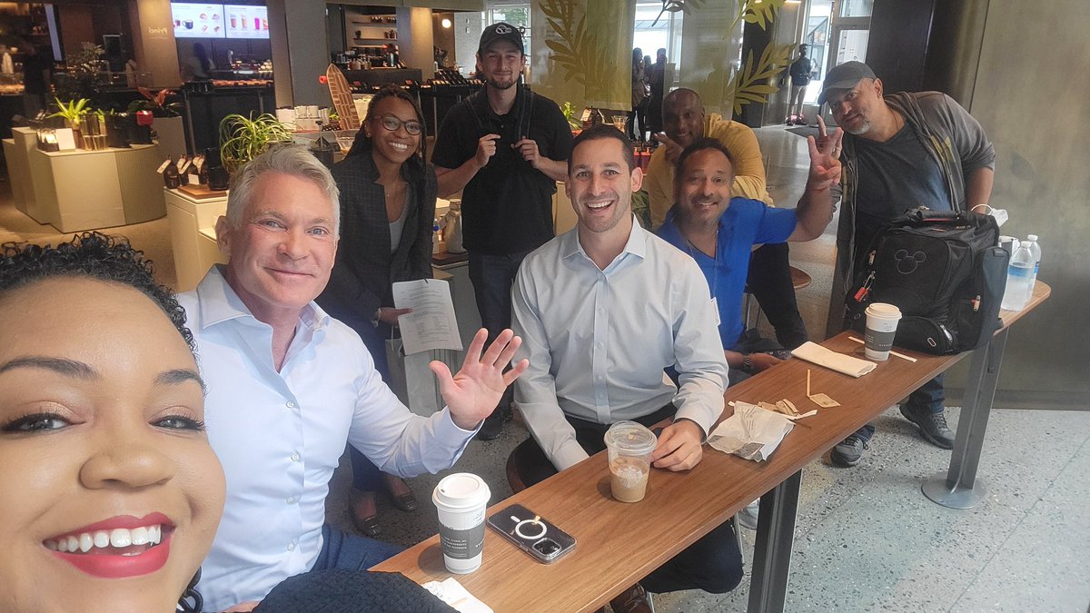 Did you see <a href="/SamChampion/">Sam Champion</a> atop the <a href="/EmpireStateBldg/">Empire State Building</a> this morning? Here's the crew that made it happen! Our team is awesome! Happy Anniversary <a href="/ABC7NY/">Eyewitness News</a>!!!
