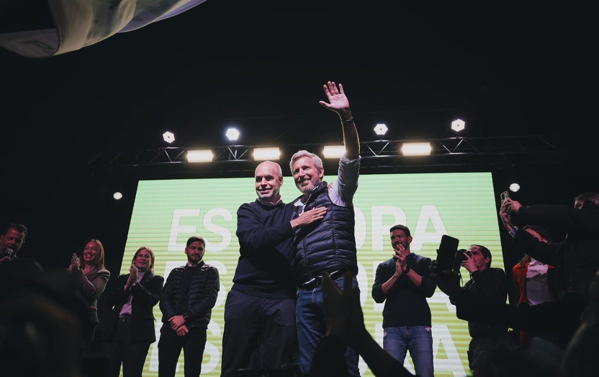 frigeriorogelio's tweet photo. Gracias Paraná por esa energía de cambio y de transformación que nos transmiten. Gracias @horaciorlarreta, @mariuvidal, @maxipullaro por su apoyo. Es ahora el momento de alinear esfuerzos para salir adelante en Entre Ríos y todo el país. Volvamos a brillar, soñemos en grande. https://t.co/dtitXT1aJq
