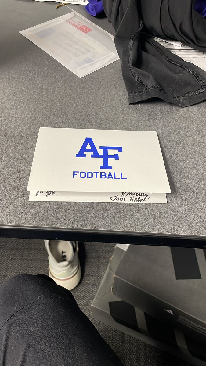 I know they say you’re not supposed to commit to a school because of a coach….but I’ve been getting hand written notes from @CoachTimHorton since i was a freshman/sophomore in highschool…and STILL to this day he does this a few times a year..got me to auburn and beyond