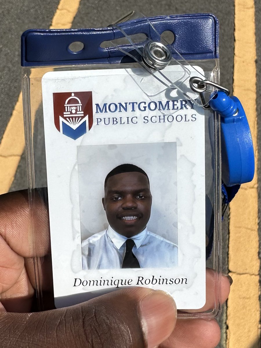 onlyone_drob's tweet photo. The first day of school is here !
I’m currently living out one of my childhood dreams of being a black educator !
All Glory To God, I’m so grateful for this opportunity.  I’m only 24 years old, God has been great to me. You can now refer to me as Mr. Robinson ! 👨🏾‍🏫🍎 https://t.co/JnzYHPIfi1