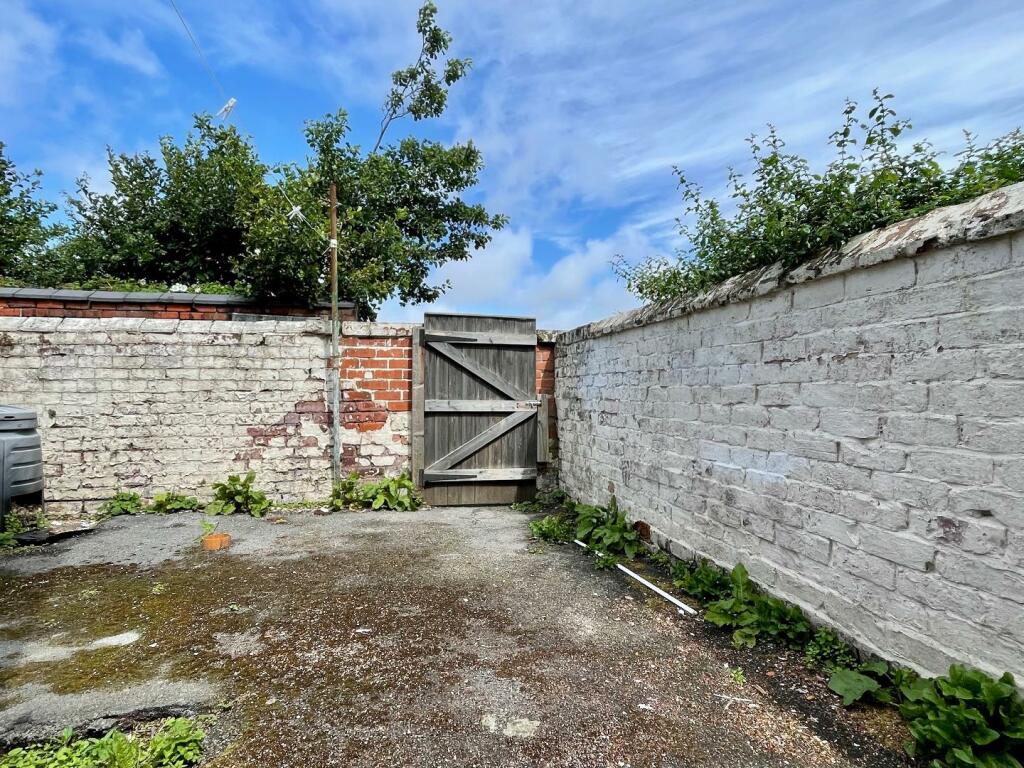 Hunters_BPL's tweet image. ✨ PROPERTY TO RENT✨ 
Stansfield Street, Blackpool 
£500 pcm 
**1 BED GROUND FLOOR FLAT IN A CONVENIENT LOCATION** 
Call Hunters Blackpool on 01253 362640 to enquire.
#torent #flat #1bed