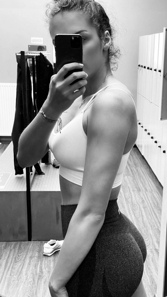 __emptythoughts's tweet photo. dear me in maybe a few years - swing your ass to the gym and continue the bootygrow https://t.co/STa9MoqIt5