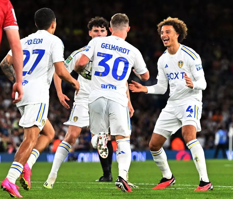 JRCooper26's tweet photo. The average age of Leeds United's starting XI in their first two games this season has been 23 years &amp; 278 days, the youngest across the first two games of a season in the club's entire history. The previous youngest was 23 years &amp; 319 days in 1963-64 under Don Revie. #lufc https://t.co/wzCEAVaYMq