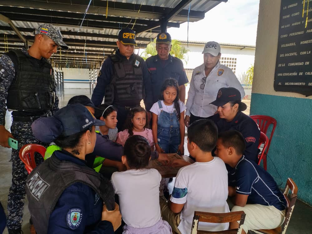 Plan Agosto de Escuelas Abiertas en la Esc Josefina Pimentel de Monay del CDCE La Paz Municipio Pampán #Trujillo <a href="/_LaAvanzadora/">Yelitze Santaella</a> <a href="/PtmsTrujillo/">PTMS TRUJILLO</a>
<a href="/gtorodelara/">Gisela Toro Hernández</a> 
@MPPEDUCACION <a href="/DIFD_Trujillo/">División de Investigación y Formación Doc.Trujillo</a> <a href="/ViceIP/">VEIP</a>  @cdcetrujillo <a href="/Twitera74/">⚢♈𝓒. 𝓡♈⚢</a> <a href="/vicent_carvajal/">Vicente Carvajal</a> <a href="/DGCPatrimonioy2/">DGCULTURA_MPPE</a> #VenezuelaRecuperóLoSuyo