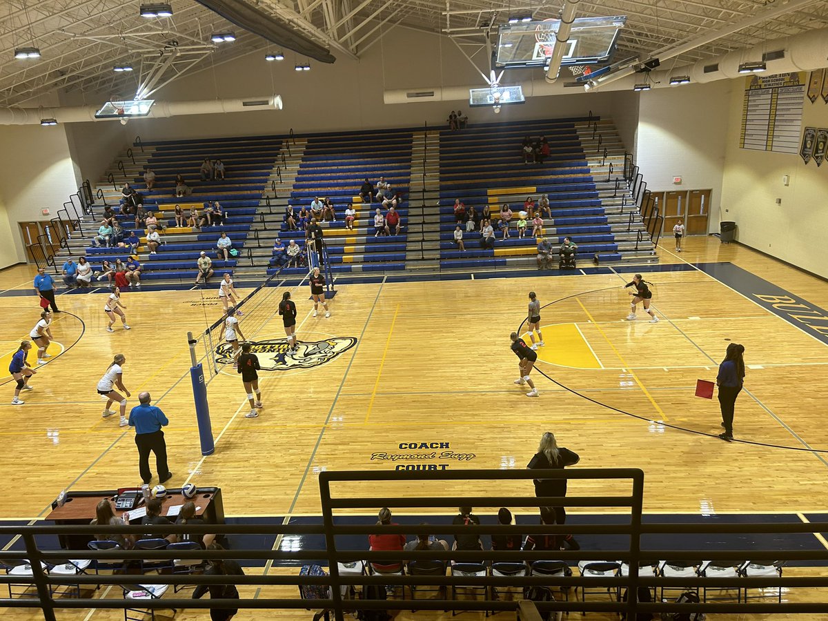 Varsity action now at the <a href="/JCPS_Athletics/">JCPS_Athletics</a> Volleyball Jamboree! Panthers vs Bulldogs!