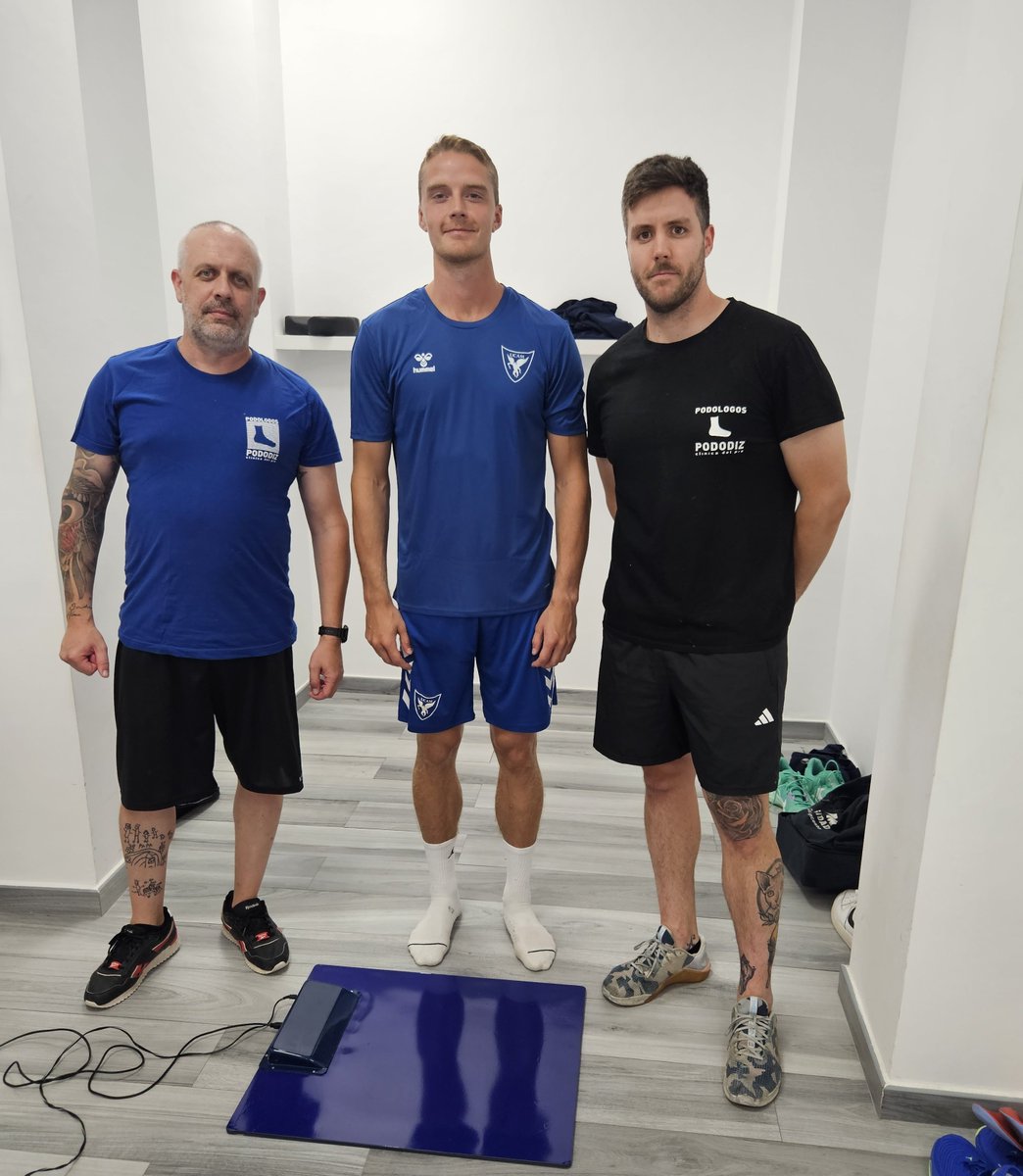 UCAMMurcia's tweet photo. 🦶 | 𝙋𝙤𝙙𝙤𝙙𝙞𝙯 |

🏀 Nuestra Clínica de la pisada Pododiz (@rogedm1) ha realizado un estudio de la pisada a los jugadores del @UCAMMurcia. 

#TheLegacy https://t.co/TdrB2QhZzQ