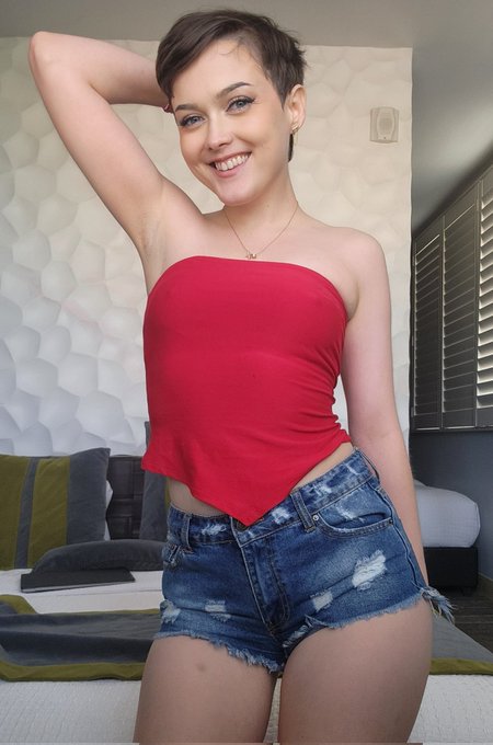 it's free till Monday 😈❤️ https://t.co/VjfxKkRgs8<a href="/tag/mvsales"class="tags"><span>#mvsales</span></a>