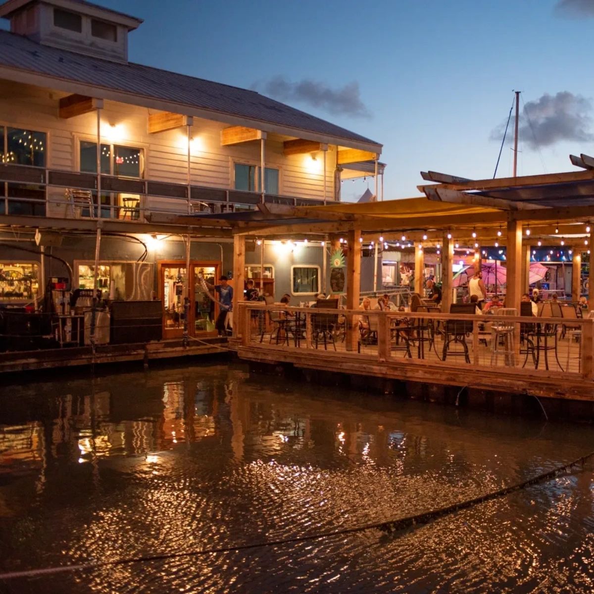 HarrisonsCC's tweet photo. Live music and private events are what we do best! Join us for a night of great tunes and good vibes. And if you're planning a special occasion, our upstairs dining area is perfect for hosting your private event. https://t.co/YzpwQKAoTO