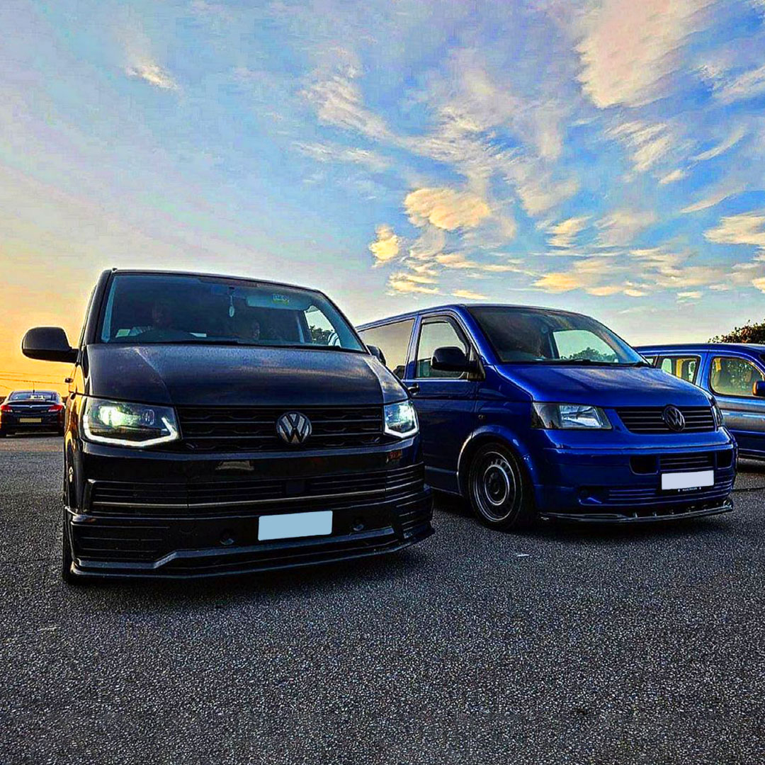 Two Dubs soaking up the sunset! 🌅😎

📸 - @black_bronze_t6 with a nice shot from Newquay recently! 🌊

#vanlife #vanlifediaries #vanlifemovement #vanlifeexplorers #vanlifeadventure #avanlife #avanlifedream #avanlifestory #vanlifehacks #vanlifehack #buslife #buslifeadventure