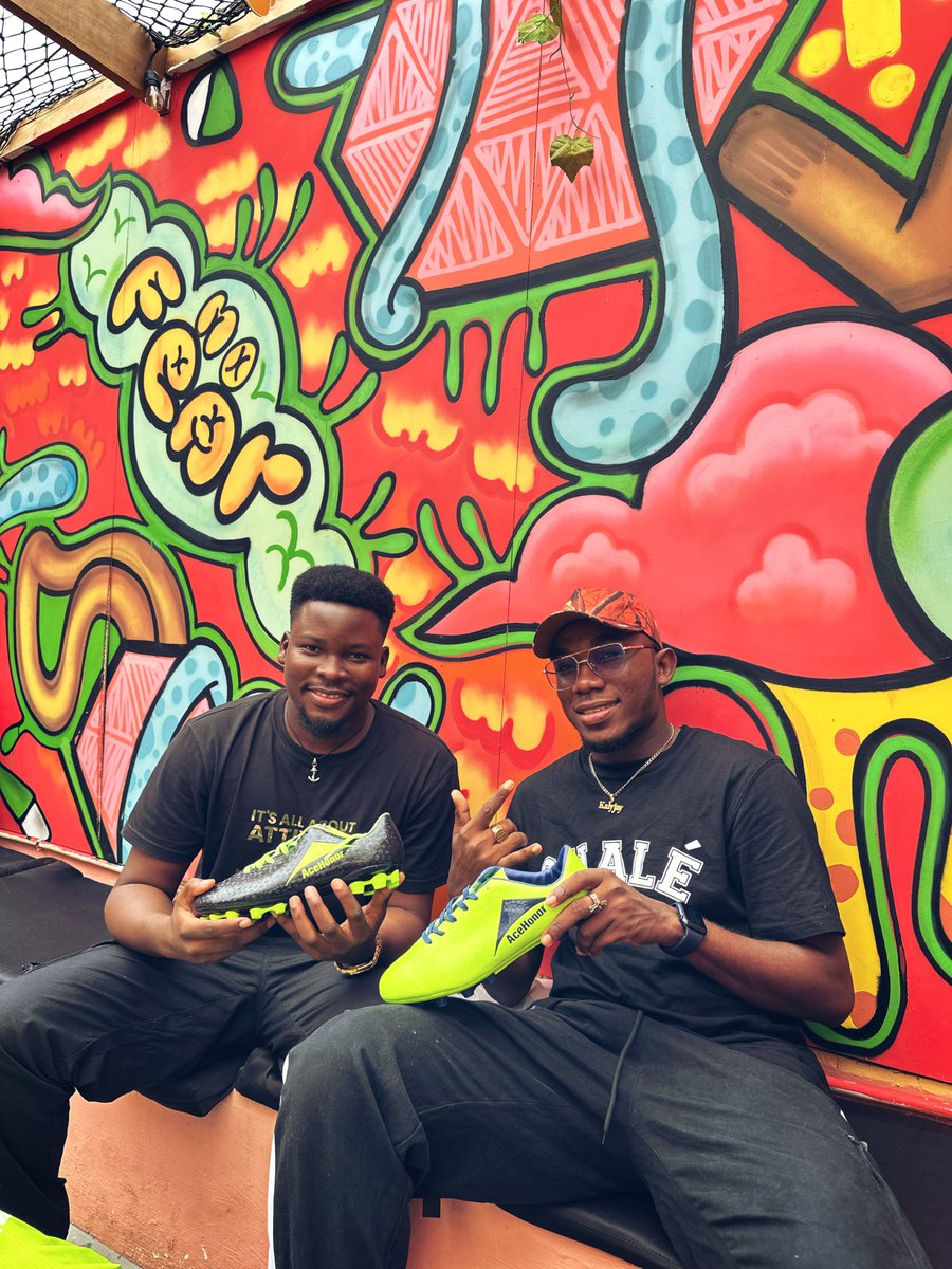 gyaigyimii's tweet photo. Guys @acehonorgh is sponsoring my football boots for my Friday games! I no be professional footballer seff this 😮‍💨🔥⚽️ it’s about to be scary but not for me https://t.co/Dekt2U90Ht