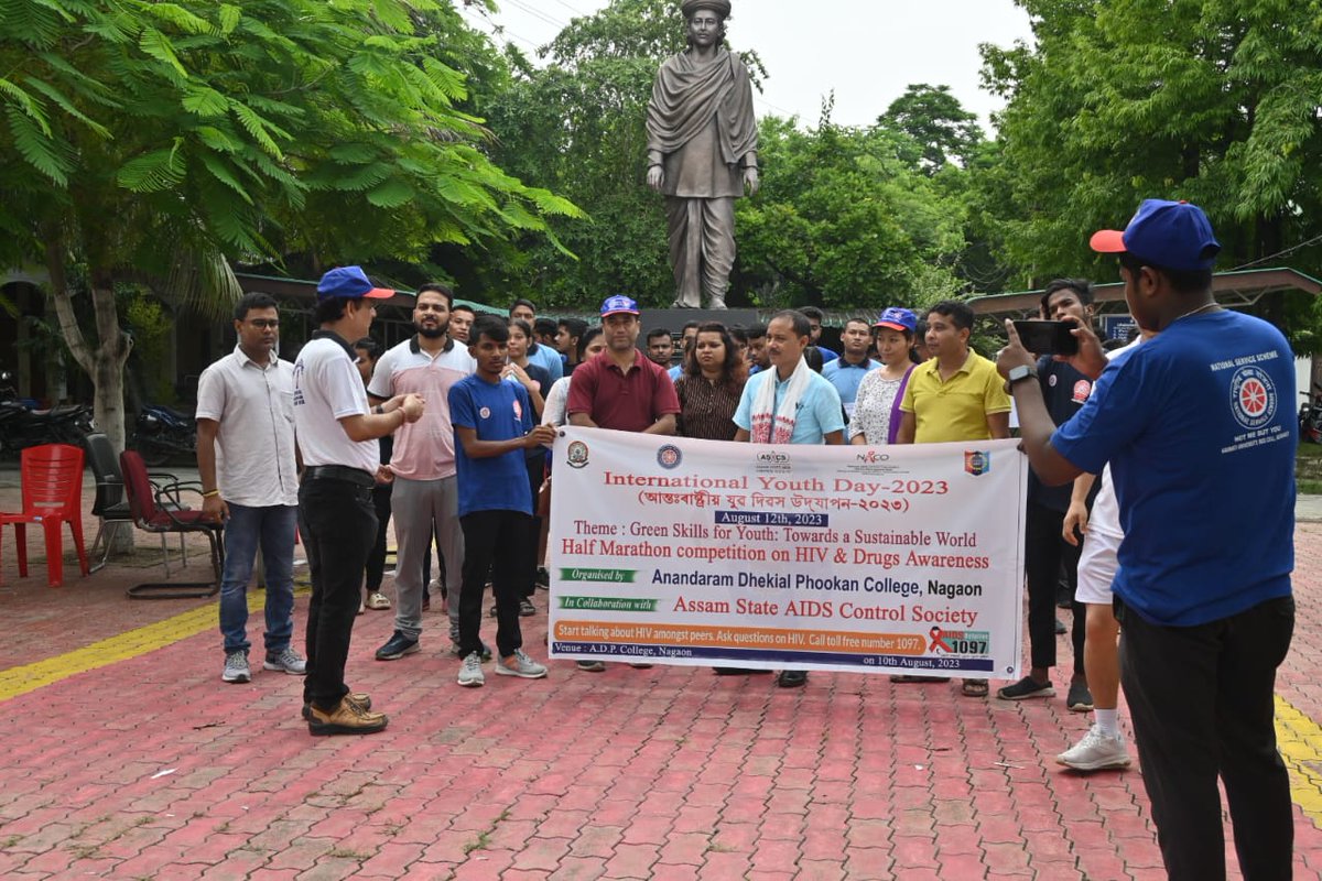 Jitendranath21's tweet photo. Participate in the half Marathon competition on HIV &amp;drugs awareness. Organised by Anandaram Dhekial Phookan College and Assam state AIDS control Society on the occasion of #InternationalYouthDay2023 
@_NSSIndia 
@DrRanjanKrKaka1 
@nss_rdguwahati 
@ianuragthakur 
@YASMinistry https://t.co/sqeMfxbsCL