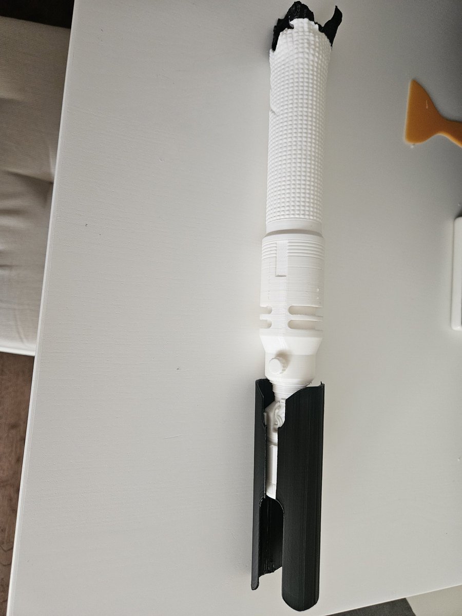 HamsterPrints's tweet photo. Cal Kestis lightsaber. Just needs painting! #StarWarsJediSurvivor #starwars  #3Dprinting https://t.co/RWsFoSTJ7t