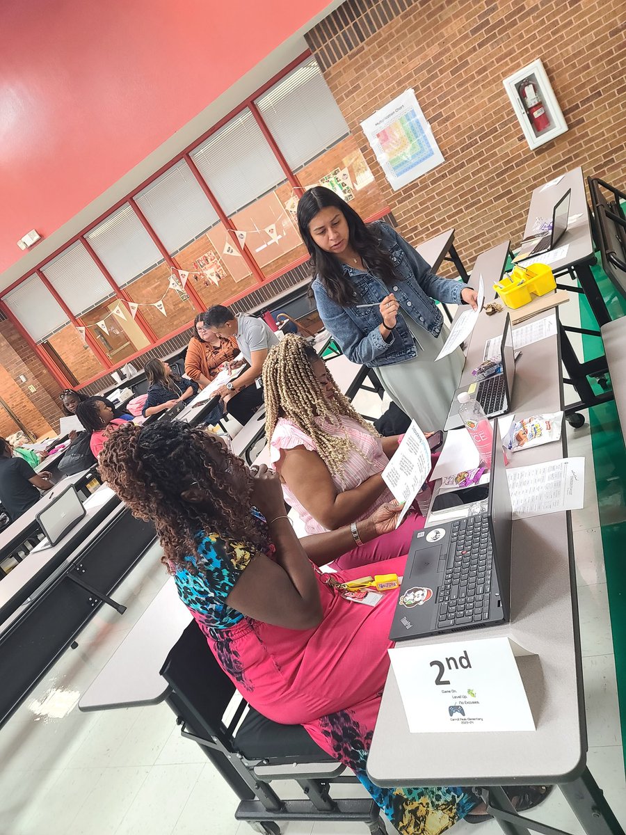 Leslie Hoagland tweet media