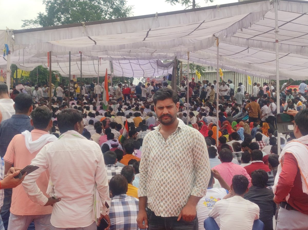 Kishansaini0607's tweet photo. आज जयपुर में माली समाज द्वारा अपने हक और अधिकारो के लिए किए गए सांकेतिक धरना प्रदर्शन में नावा विधानसभा से समस्त माली समाज के समाज बंधु शामिल हुए।
@chandusainishp @ashokgehlot51 @Anjalisaini_ #fule #Mali #Saini #Maroth #nawa https://t.co/mYK2KDrtA2