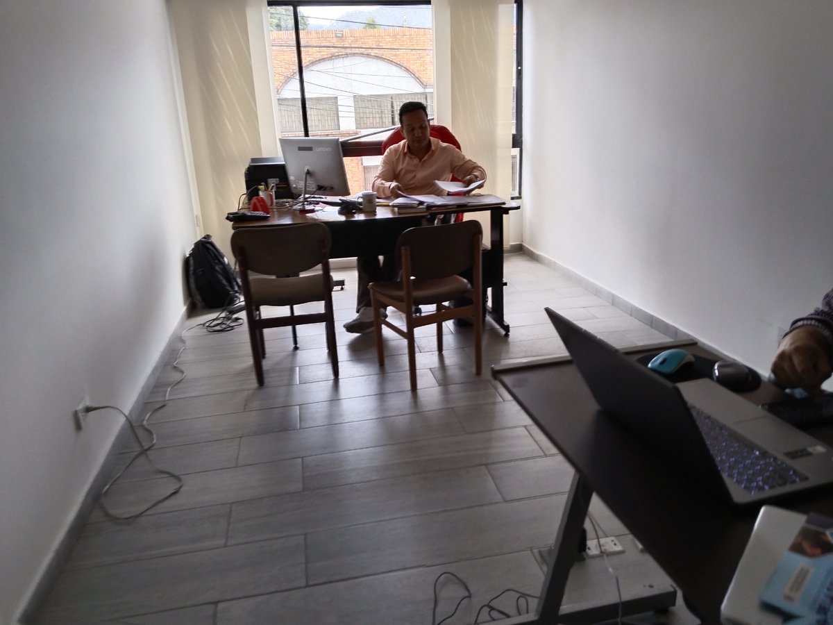 Sindodic's tweet photo. Presentes @Sindodic mesa local Santafe/Cadelaria @7AdrianaTibata y distrital de convivencia @HECTORE87751086 @Marying7 mesa distrital negociación @hernez  administración @FENIXELIECER y @josearchila72. Presentes en todos los escenarios defensa del estamento directivo/orientación https://t.co/Zm0GTKoZLA