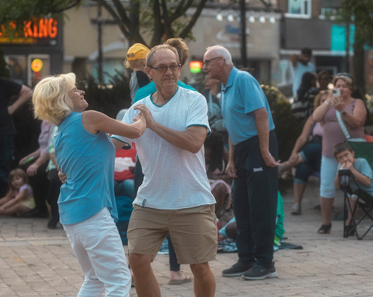 gsqbrampton's tweet image. 🐟Fish were kissed and music was sung at EAST COAST KITCHEN PARTY! @EclecticRev &amp;amp; @screechedinn served up a kitchen party of fun while host Rebecca Perry countered with classic phrases from out East. And thank you to our friends at Freezerland for their Taste of Home boxes!