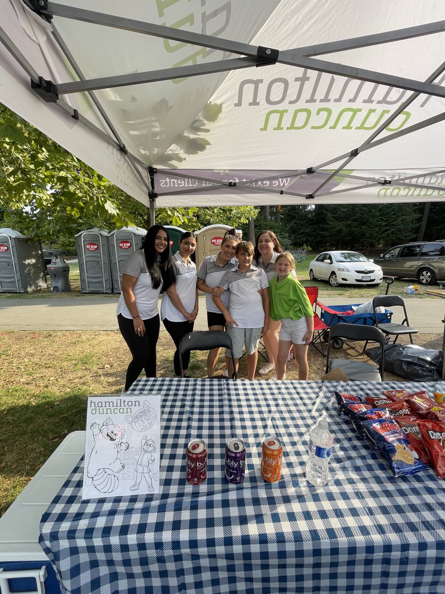 dtsurreybia's tweet photo. @HDLawCorp helped make the first night of #moviesunderthestars even more memorable! Free chips, Bubly, and bottled water for all! And how cute were the Turning Red colouring sheets, perfect for kids! Thank you for being a part of our favourite event of the summer! https://t.co/2bTF9CI7dD