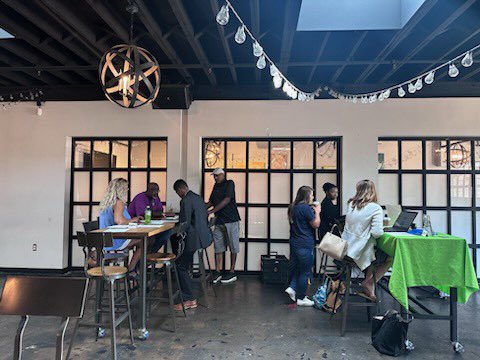 WSFCS_Bus's tweet photo. Thank you, thank you, thank you to everyone who came out to Coffee with a Driver. A BIG thank you to @WSFCS_HR for sponsoring these events within the district! https://t.co/3vEneEZIAd