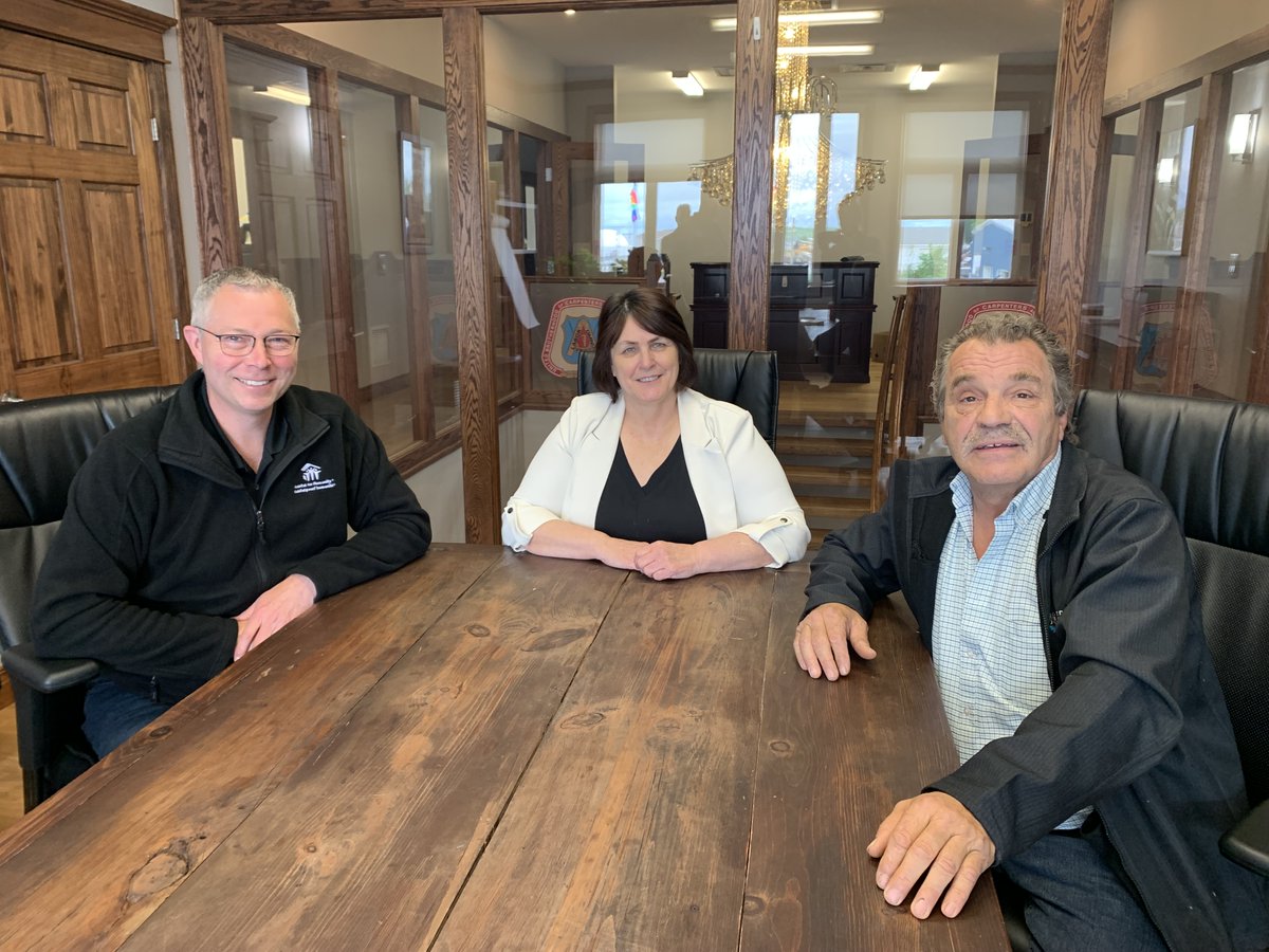 Carpenters Local 1386 are doing their part to help build better communities as they team up with Habitat for  Humanity this summer. Read more about the partnership here!  #unionproud #UnionStrong  #Weareacrc 
acrc.ca/2023/08/10/car…