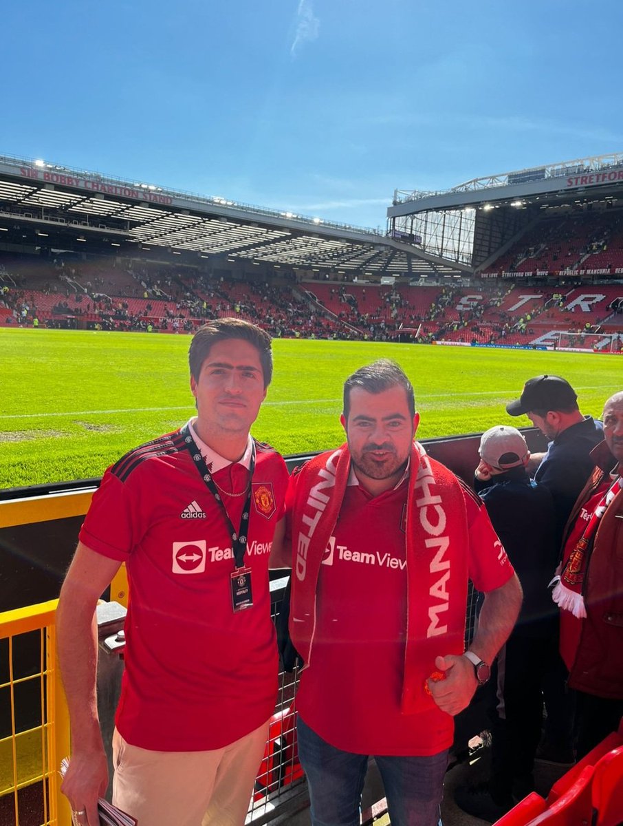 emivike's tweet photo. @MUnitedEs ganamos 2-0 al everton https://t.co/N4rNU3IEFG