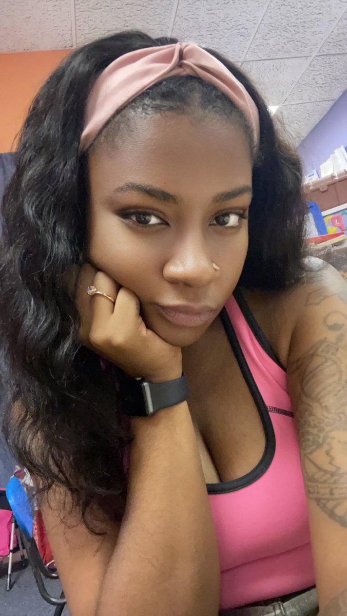 NikqiB's tweet image. I can’t wait to “my husband” y’all to death lmao #JustPracticing