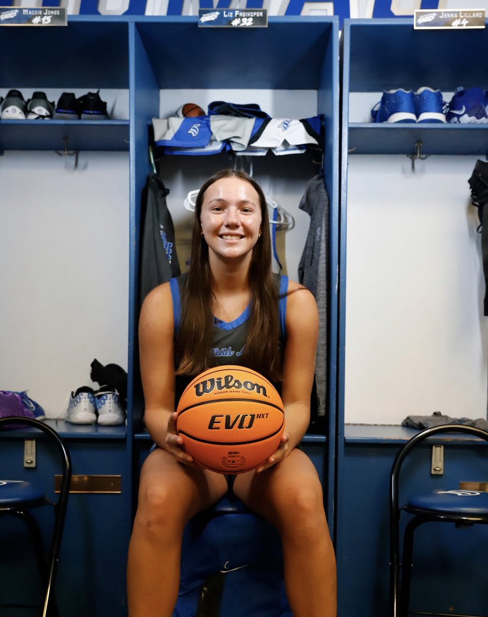 FreihoferLiz's tweet photo. Had such an amazing visit with @TMWBasketball and I am super excited to have received an offer! Thank you so much @coachjeffhans for this opportunity! @CooperHSGirlsBB https://t.co/XGdyA1KNUY