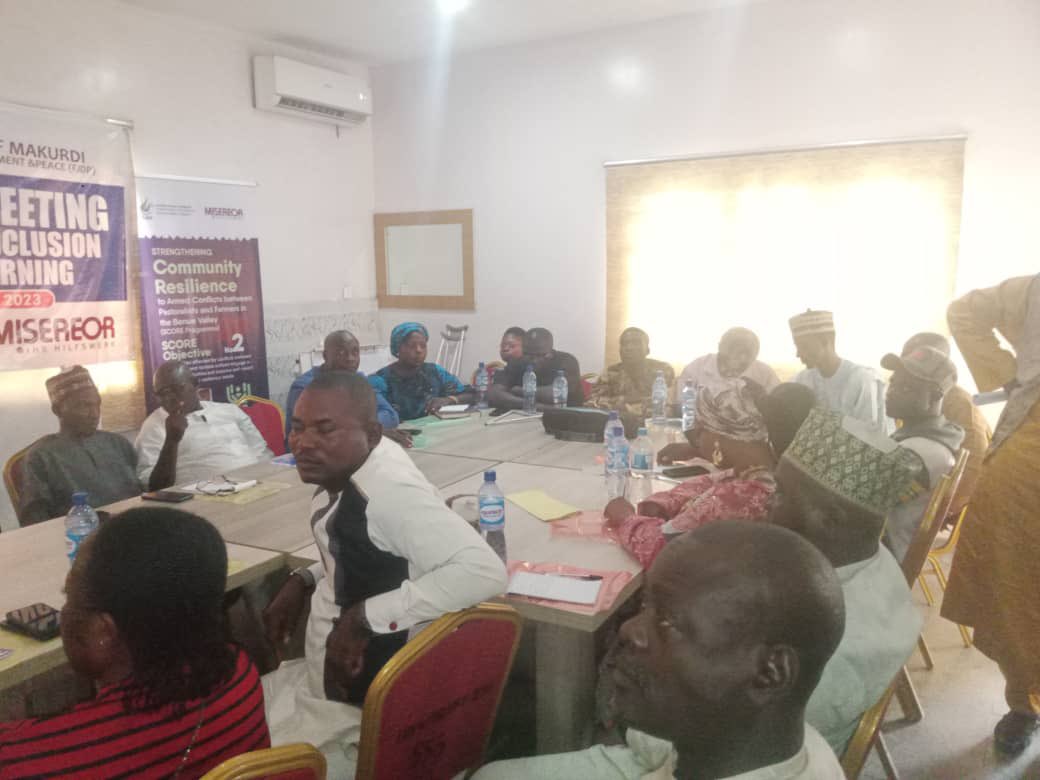 fjdpnigeria's tweet image. FJDP - SCORE PROGRAMME ADVOCATES FOR LEI FOR POPULATIONS AFFECTED BY THE CONFLICT BETWEEN PASTORALISTS AND FARMERS IN THE BENUE VALLEY
Discussions were on livelihood challenges and gaps relating to women, men, youth and PWD.

#ThisIsFJDP
#Misereor 
#BiAnnualLivelihoodForum