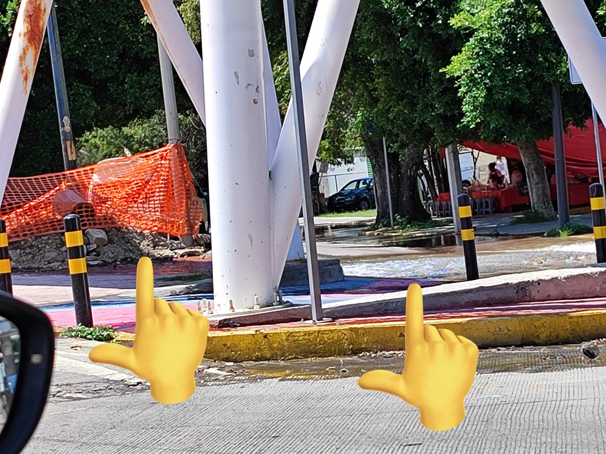 dredgarjg's tweet photo. @AguadePuebla  @ReaccionCiuddna  @carlosmartinh @JCarlos_Valerio @PueblaAyto  Fuga de agua a todo lo que da en Hnos. Serdán y Fco. Villa https://t.co/3erJtJhEBp